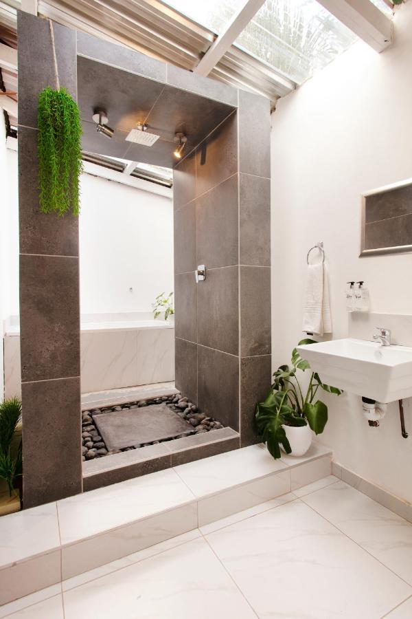 200m2 1 slaapkamer, 2 privé badkamer Huis in Garsfontein Pretoria-Noord Buitenkant foto