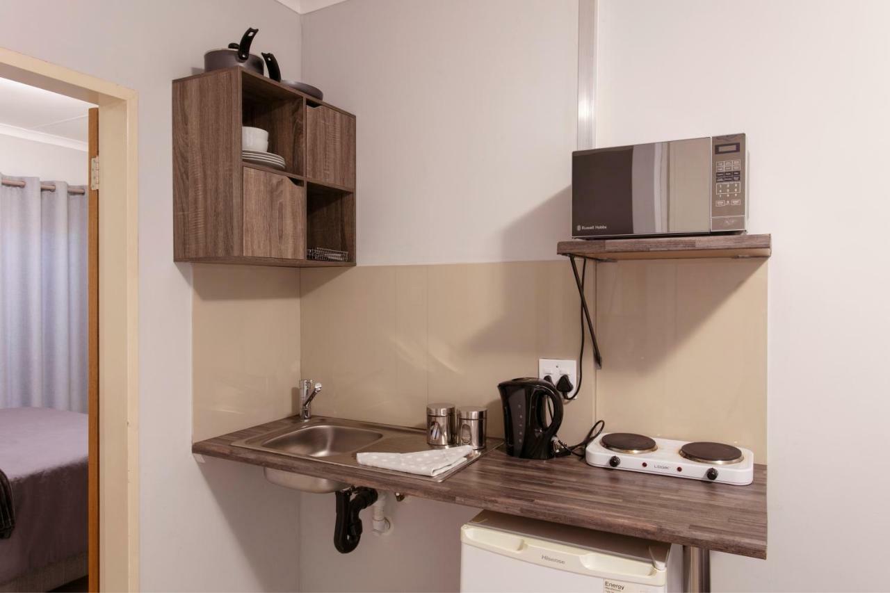 200m2 1 slaapkamer, 2 privé badkamer Huis in Garsfontein Pretoria-Noord Buitenkant foto